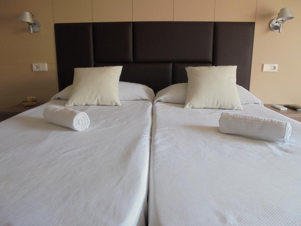 Huespedes Sa Font Hotell Ibiza by Eksteriør bilde